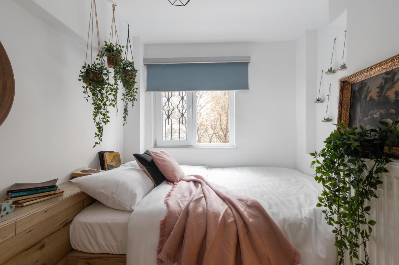 Eclectic 3 bedroom Calea Victoriei Bucureşti Exterior foto